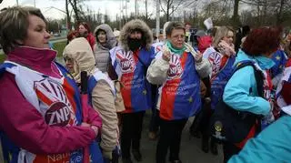 Związkowcy zbierają się na Torwarze