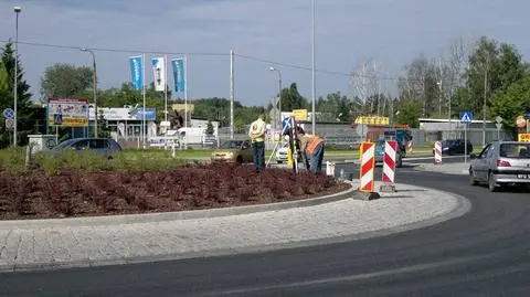 Nowe rondo do poprawki. "Bo woda spływa za wolno"