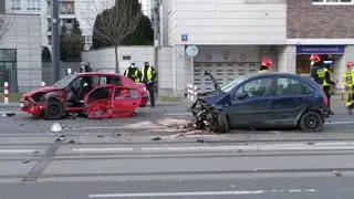 Zderzenie trzech aut w Śródmieściu