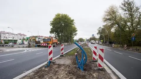 Na Trakcie Brzeskim będą nowe światła, chodnik i przystanek
