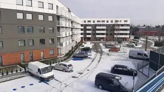 Parking na osiedlu przy ul. Dzieci Warszawy w Ursusie