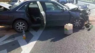 Audi uderzyło w barierki