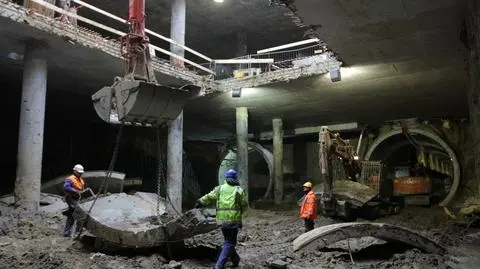 Rozbierają tunel metra pod rondem ONZ