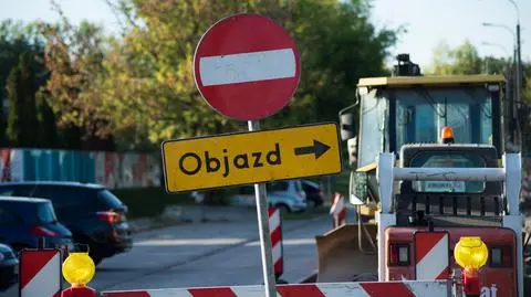Trzy dni utrudnień na Wisłostradzie. Wodociągowcy wygrodzą jeden pas