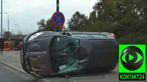 Toyota na boku w al. Prymasa Tysiąclecia