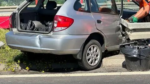Zjechał z drogi, uderzył w barierki. Tragiczny wypadek pod Legionowem 