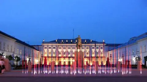 "Przed Pałacem Prezydenckim na żaden pomnik miejsca nie ma"