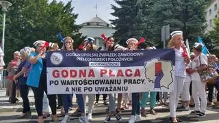 Protest pielęgniarek przed Sejmem