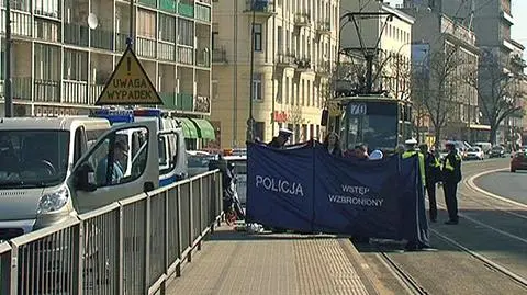 70-latek wszedł prosto pod tramwaj