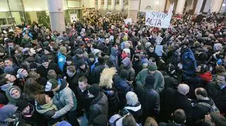 Wtorkowy Protest przeciw ACTA fot. PAP/Paweł Supernak