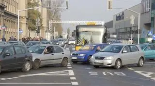 Awaria świateł na placu Wileńskim spowodowała korki w al