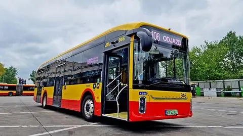 Na ulice Warszawy wyjechał chiński autobus elektryczny. Testy potrwają rok