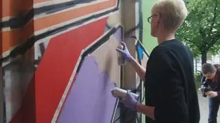 Odmalowali zniszczony mural Korczaka na Muranowie