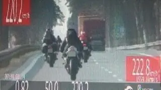 Motocykliści pędzili ponad 200 km/h