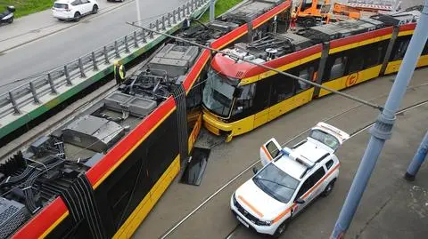Zderzenie dwóch tramwajów, trzy osoby zabrano do szpitala