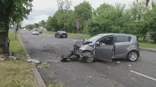 Chevrolet wjechał w drzewo