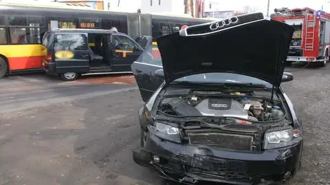 Wypadek na Kleszczowej. Dwie osoby ranne