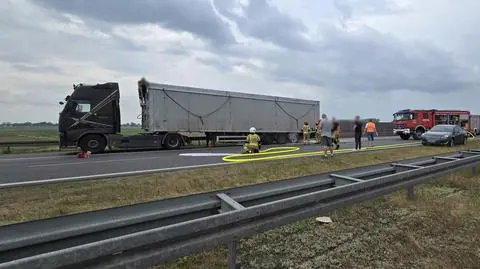 W ciężarówce zapaliła się opona. Korek na autostradzie miał kilkanaście kilometrów