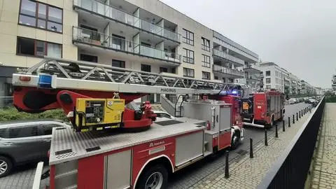 Niewielki pożar w jednym z mieszkań w Miasteczku Wilanów