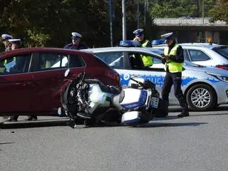 Wypadek z udziałem policjanta drogówki