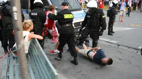 ... i przed strefą kibica