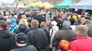 Tłumy na Cmentarzu Bródnowskim