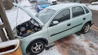 Auto wjechało w skrzynkę gazową