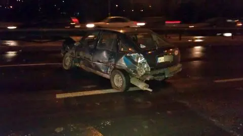 Zderzenie z ciężarówką. Daewoo stanęło w poprzek Modlińskiej