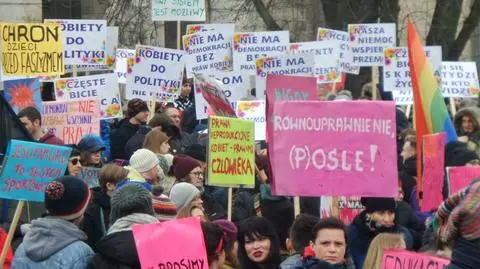 Manifa szła przez centrum. "Księżniczki zamiast księży"