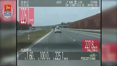 Ponad 225 km/h na nowym odcinku autostrady. Nie wiedział, że wyprzedza nieoznakowany radiowóz
