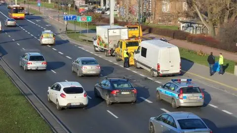 Al. Prymasa Tysiąclecia: kolizja trzech samochodów