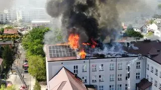 Zapalił się dach szkoły w Grodzisku Mazowieckim 