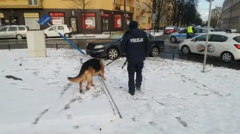 Uszkodził barierki, uderzył w znak i "się oddalił"