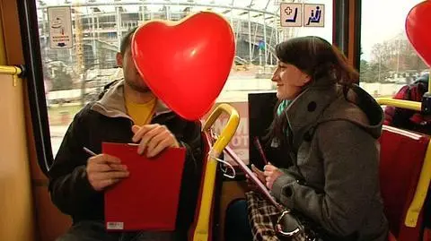 Warszawiacy szukają miłości w tramwaju
