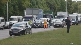 Zasłabł na budowie. Ewakuacja z dachu budynku