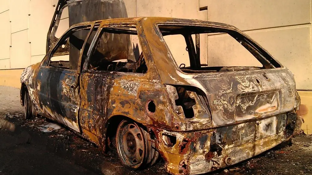 Ford spłonął doszczętnie na trasie S8