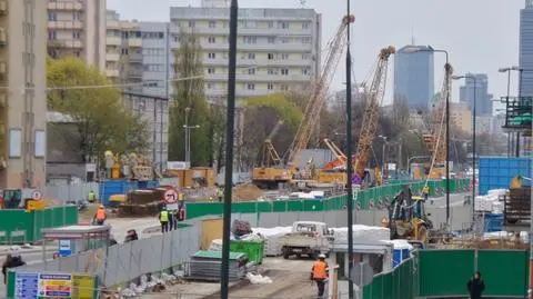 Znów problem z gruntami na budowie metra. Deweloper informuje prokuraturę