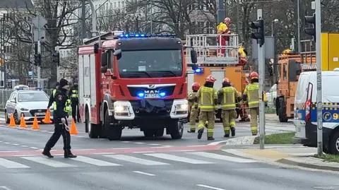 Zerwana sieć trakcyjna, kilka godzin utrudnień. Wznowiono ruch tramwajów