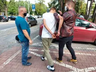 Policjanci zatrzymali mężczyznę podejrzanego o włamanie do gołębnika