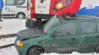 Auto zderzyło się z pociągiem