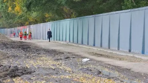 Graffiti znowu znika ze ściany na Służewcu
