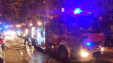 Pożar mieszkania na Mokotowie. Cztery zastępy w akcji