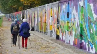 Graffiti wróciło na ścianę wokół wyścigów