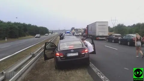 Blokada drogi i awantura w drodze na mecz. Policja: użyliśmy pałek i gazu