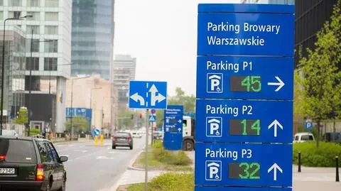 Przy 18 miejskich parkingach pojawi się informacja o wolnych miejscach. Dołączą też prywatne