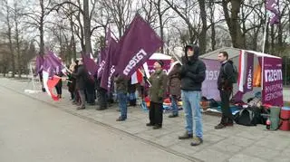 Protest trwa dalej