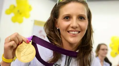 Herosi z Londynu wylądowali. Czekali kibice i słoneczniki