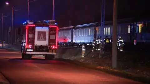 Śmiertelny wypadek na torach. Pasażerów odwieziono busami