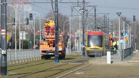 "Dwójki" nie dojeżdżały na Tarchomin. Zerwana sieć trakcyjna