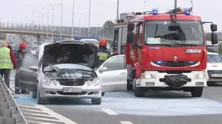 Zapaliło się auto na moście Siekierkowskim